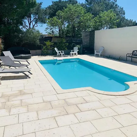 Agreable Mas Familiale Avec Piscine Salon-de-Provence Exterior photo