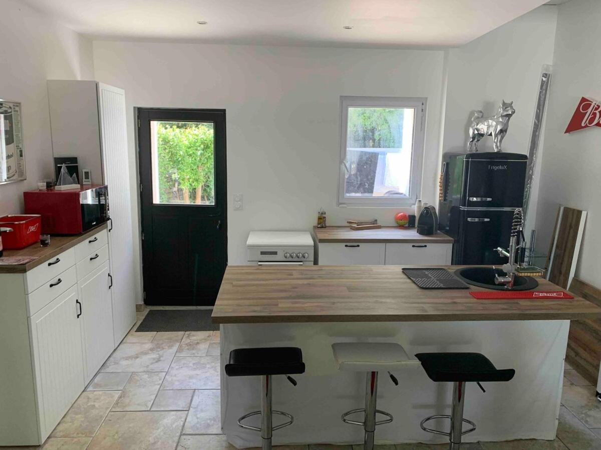 Holiday home Agreable Mas Familiale Avec Piscine Salon-de-Provence