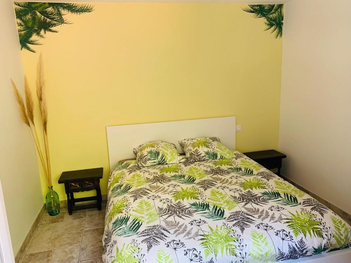 Holiday home Agreable Mas Familiale Avec Piscine Salon-de-Provence